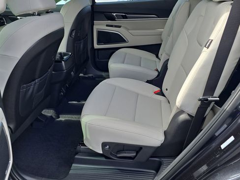 New 2025 Kia Telluride S image 17