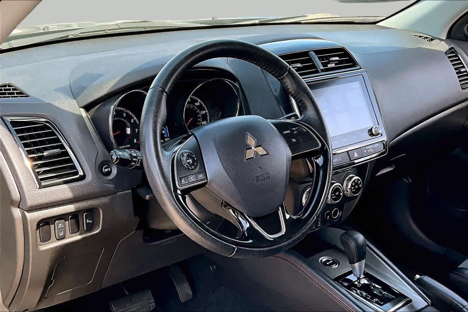 Used 2024 Mitsubishi Outlander Sport SE AWD/4WD image 17