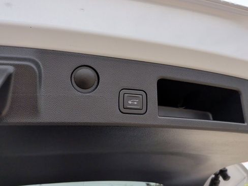 Used 2026 Chevrolet Equinox ACTIV w/ Convenience Package III image 40