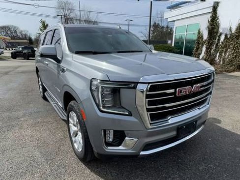 Used 2024 GMC Yukon SLT w/ SLT Premium Package image 4