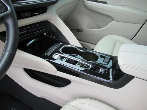 Used 2021 Buick Envision Essence w/ Technology Package I FWD image 16