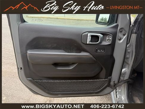 Used 2021 Jeep Gladiator Mojave w/ Uconnect 4C Nav & Sound Group image 11