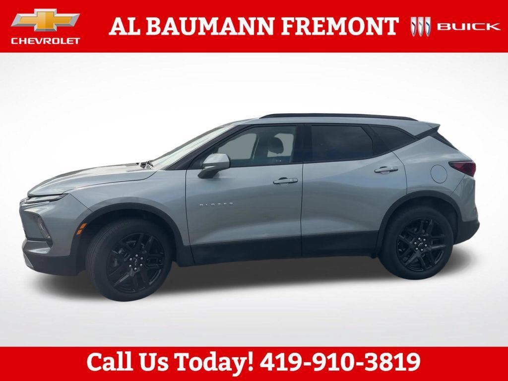 Used 2024 Chevrolet Blazer LT w/ Convenience Package FWD image 4