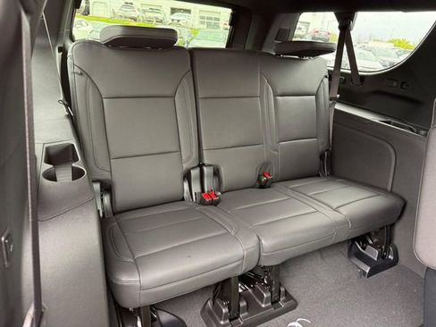New 2026 Chevrolet Suburban LT w/ Comfort Package AWD/4WD image 7
