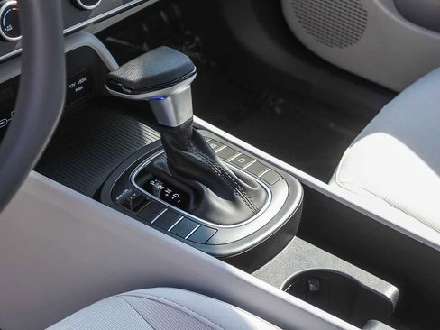 New 2026 Hyundai Kona SE image 26