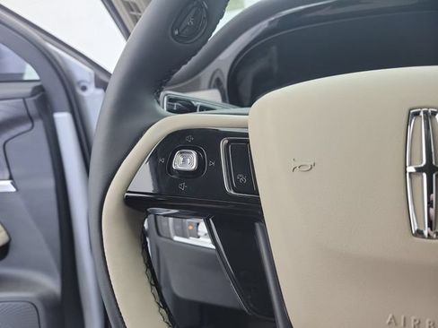 Used 2026 Lincoln Corsair Premiere FWD image 22