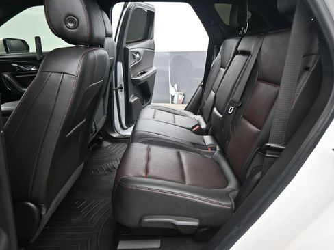 Used 2021 Chevrolet Blazer RS w/ Enhanced Convenience Package FWD image 2