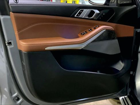 Used 2024 BMW X5 xDrive40i w/ Premium Package image 22