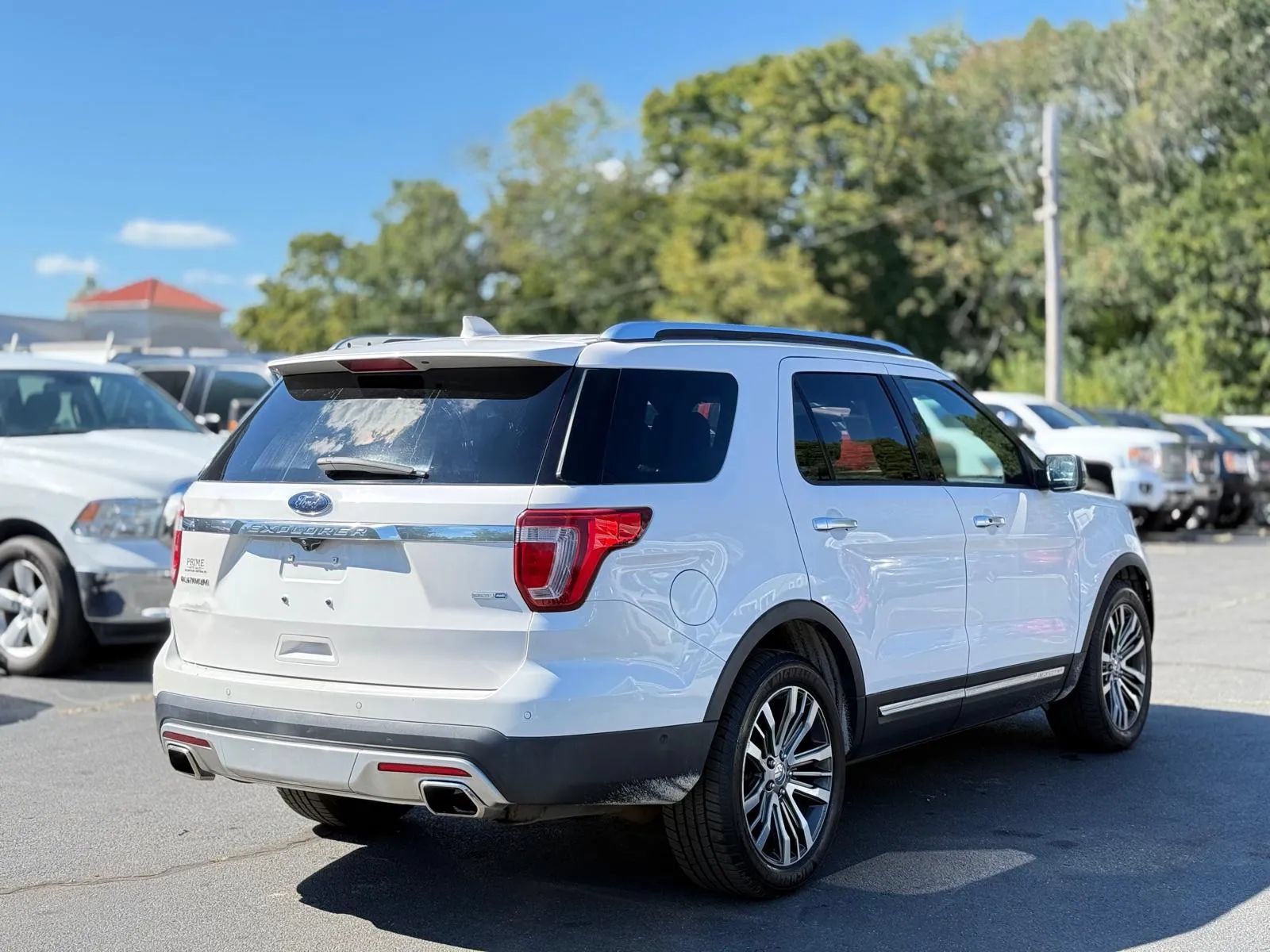 Used 2017 Ford Explorer Platinum AWD/4WD image 7