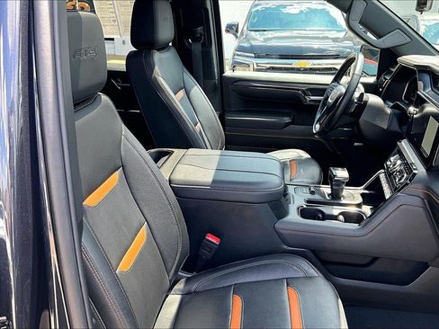 Used 2024 GMC Sierra 1500 AT4 w/ Technology Package AWD/4WD image 7