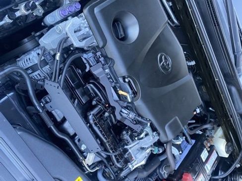 Used 2018 Toyota Camry SE image 11