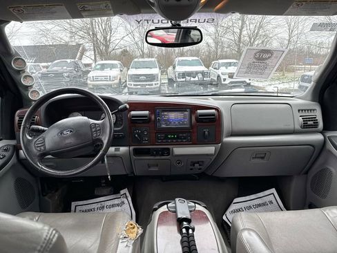 Used 2005 Ford F250 Lariat image 10