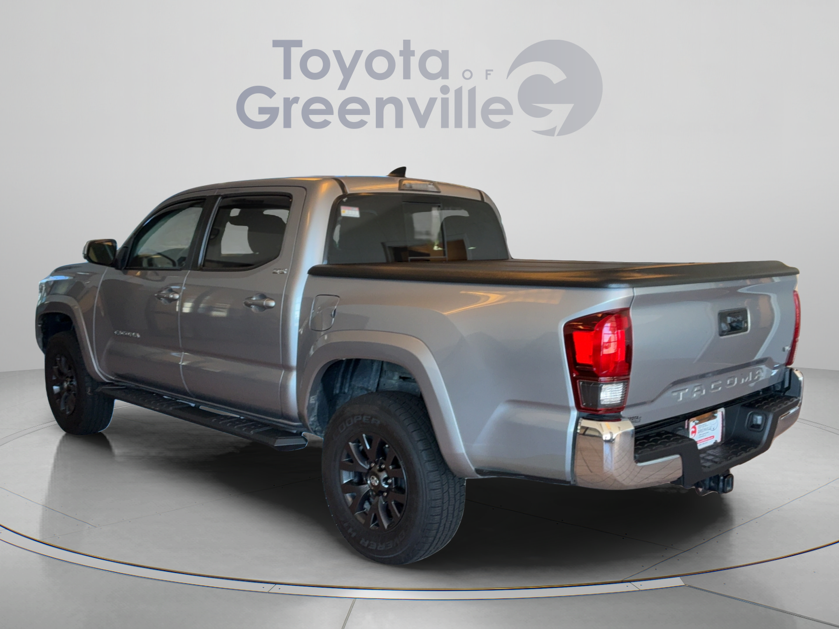 Used 2020 Toyota Tacoma SR5 RWD image 4