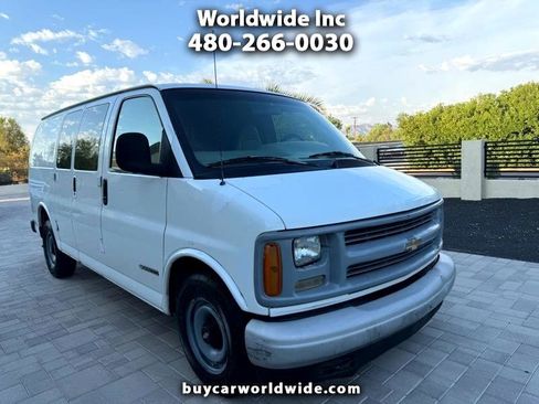 Used 2000 Chevrolet Express 2500 image 1