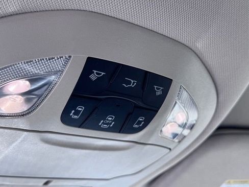 Used 2024 Chrysler Pacifica Touring-L FWD image 29