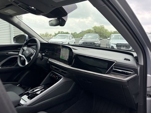 Certified 2025 Audi Q5 Premium Plus w/ Premium Plus AWD/4WD image 16