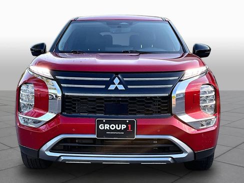 Used 2025 Mitsubishi Outlander SE AWD/4WD image 3