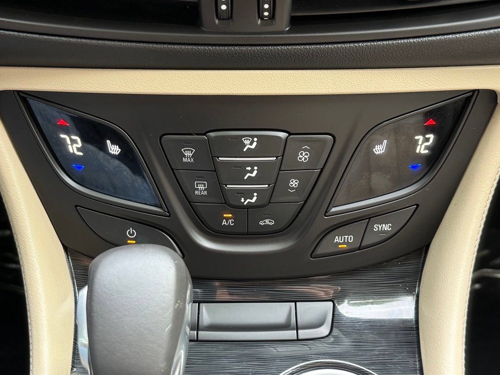 Used 2017 Buick Envision Essence FWD image 28