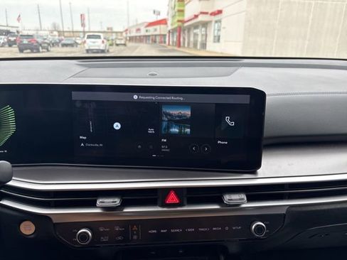 Certified 2024 Kia Sorento S w/ Panoramic Sunroof Package image 11