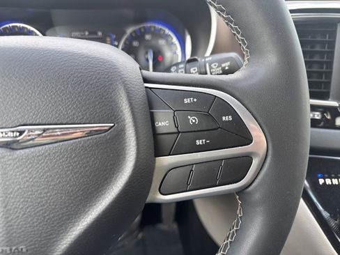 Used 2023 Chrysler Voyager LX image 22