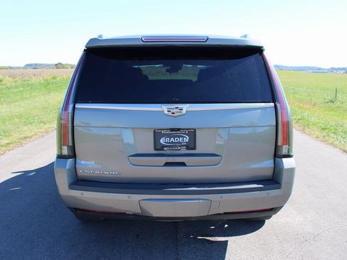 Used 2018 Cadillac Escalade Premium Luxury image 6