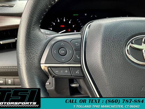 Used 2019 Toyota Avalon XLE image 18