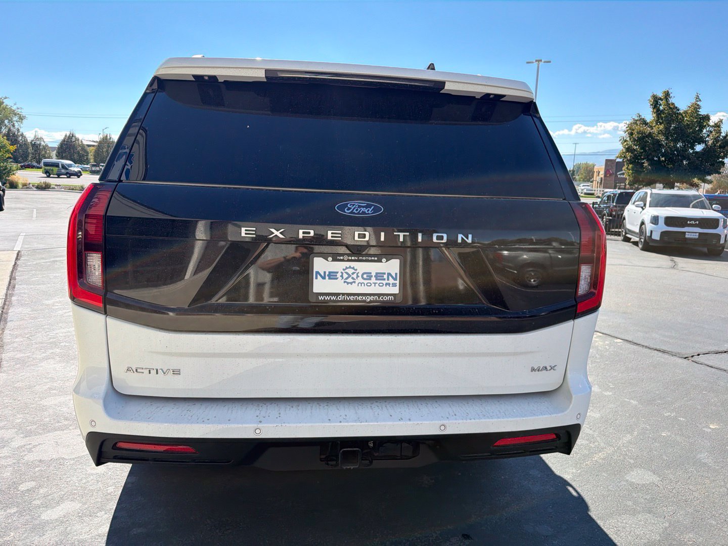 Used 2025 Ford Expedition Max Active AWD/4WD image 18