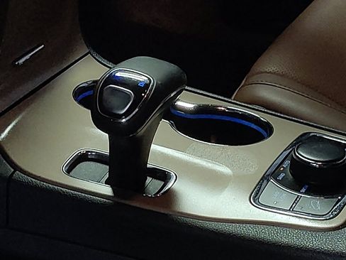 Used 2015 Jeep Grand Cherokee Summit w/ Platinum Series Group image 26