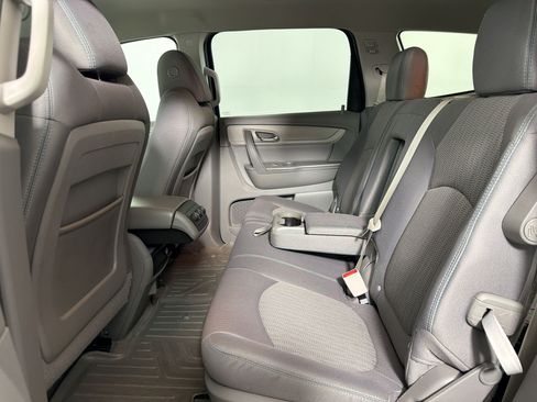 Used 2017 Chevrolet Traverse LT FWD image 19