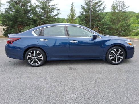 Used 2018 Nissan Altima 2.5 SR FWD image 4