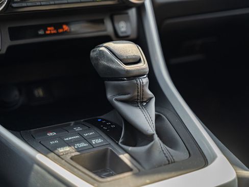 Used 2024 Toyota RAV4 XLE AWD/4WD image 29