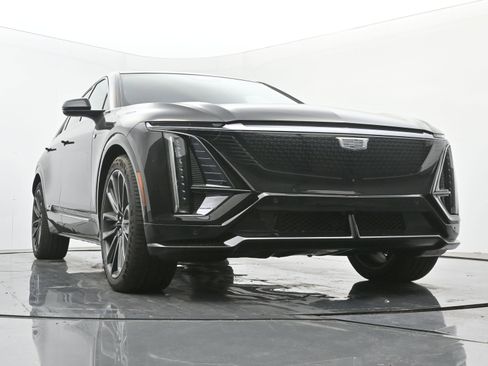 New 2026 Cadillac Lyriq V w/ LPO, Floor Liner Package image 22