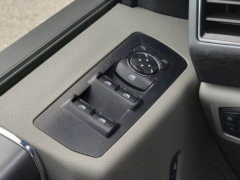 Used 2018 Ford F150 XLT w/ Equipment Group 302A Luxury AWD/4WD image 25