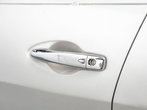 Used 2016 Nissan Maxima SR image 41