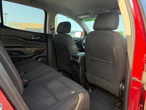 Used 2022 GMC Acadia SLE w/ Driver Convenience Package FWD image 18