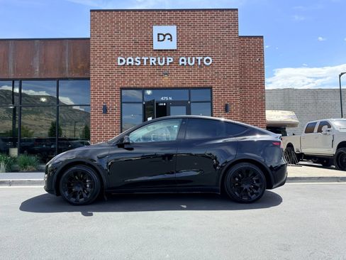 Used 2022 Tesla Model Y Long Range AWD/4WD image 3