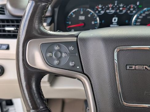 Used 2020 GMC Yukon XL Denali image 16