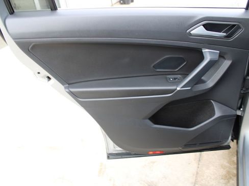 Certified 2020 Volkswagen Tiguan SE image 20