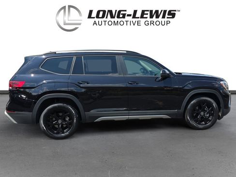 Certified 2024 Volkswagen Atlas Peak Edition SE AWD/4WD image 8