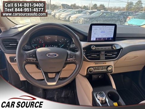 Used 2020 Ford Escape SE image 13