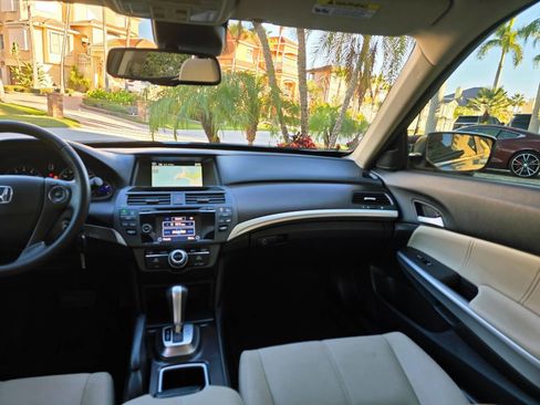 Used 2014 Honda Crosstour EX-L image 11