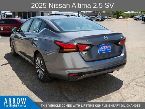 Used 2025 Nissan Altima 2.5 SV FWD image 9
