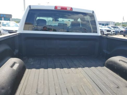 Used 2022 RAM 1500 Tradesman w/ Chrome Appearance Group AWD/4WD image 9