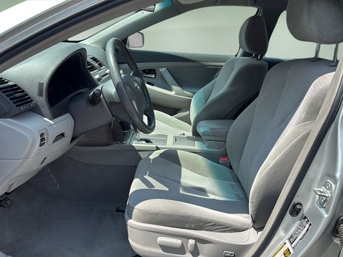 Used 2010 Toyota Camry LE FWD image 11