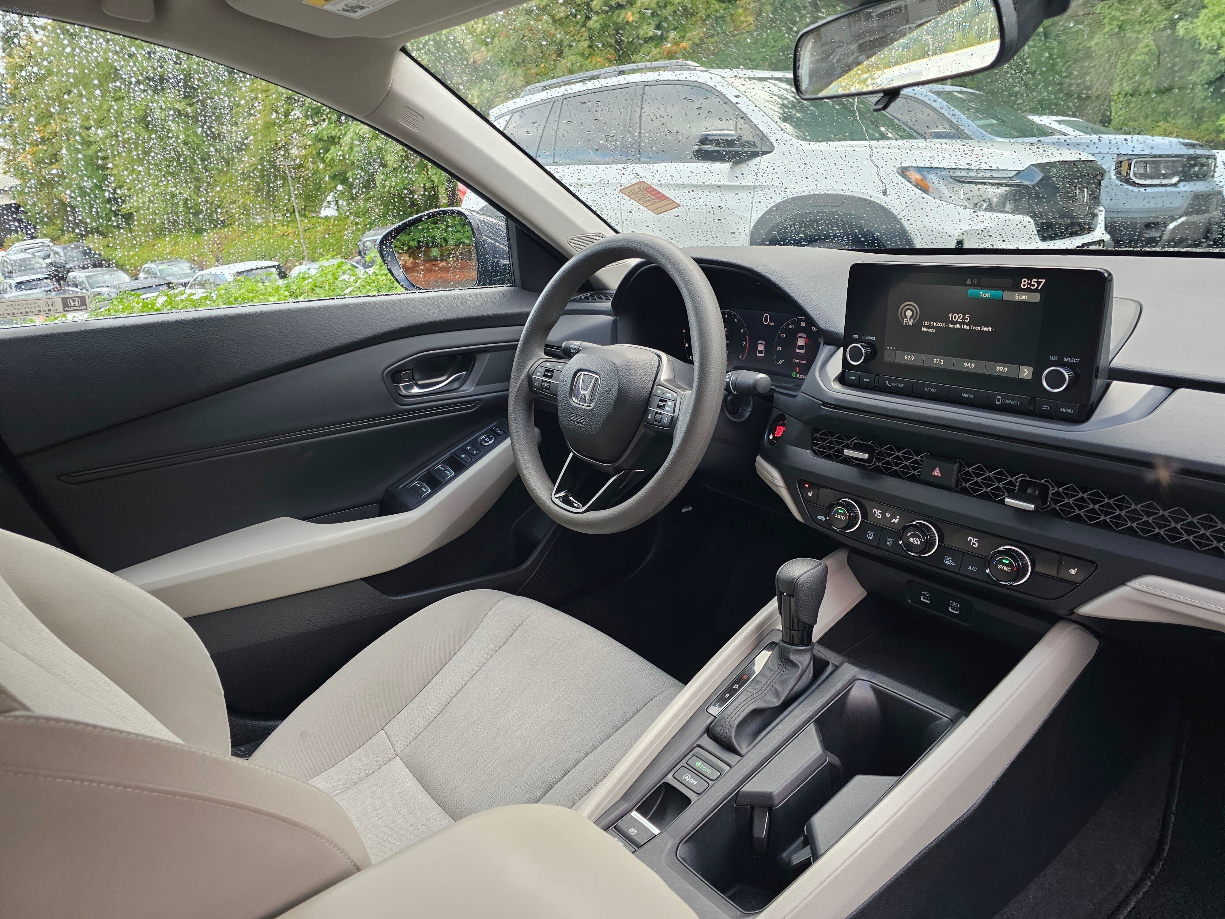 Used 2023 Honda Accord EX image 9