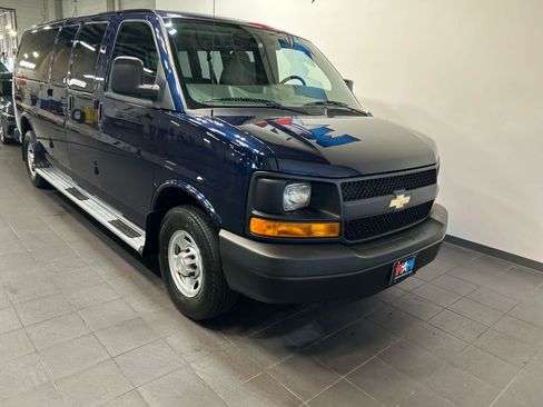 Used 2014 Chevrolet Express 3500 LS RWD image 2
