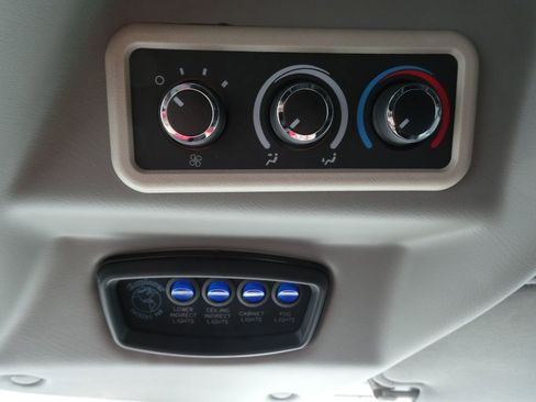 New 2023 Chevrolet Express 2500 Extended RWD image 41