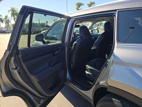 Certified 2026 Toyota Highlander XLE AWD/4WD image 17