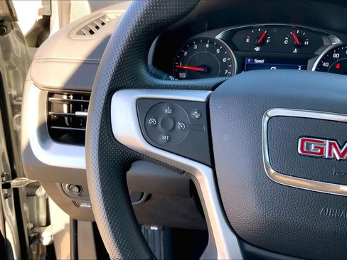 Used 2024 GMC Terrain SLE w/ Elevation Edition FWD image 22