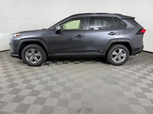 Used 2025 Toyota RAV4 XLE AWD/4WD image 2
